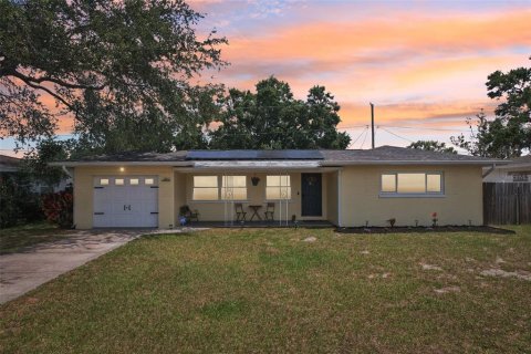 Casa en venta en Clearwater, Florida, 3 dormitorios, 133.78 m2 № 1744097 - foto 1