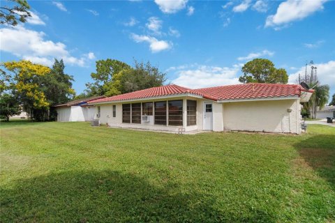 House in Orlando, Florida 2 bedrooms, 138.8 sq.m. № 2398668 - photo 29