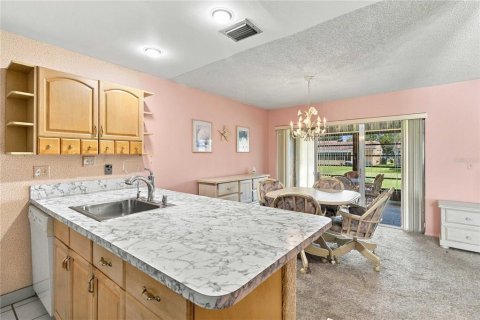 House in Orlando, Florida 2 bedrooms, 138.8 sq.m. № 2398668 - photo 13