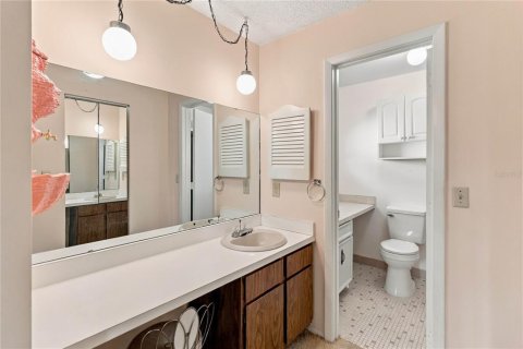 House in Orlando, Florida 2 bedrooms, 138.8 sq.m. № 2398668 - photo 19