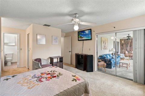 House in Orlando, Florida 2 bedrooms, 138.8 sq.m. № 2398668 - photo 17