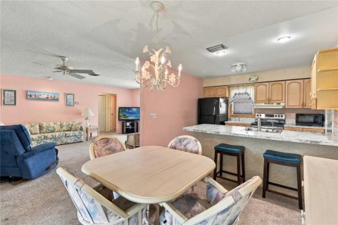 House in Orlando, Florida 2 bedrooms, 138.8 sq.m. № 2398668 - photo 10