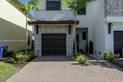 Villa ou maison à vendre à Homestead, Floride: 3 chambres, 164.62 m2 № 1898294 - photo 1
