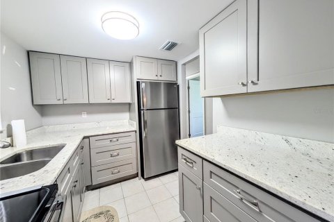 Condominio en venta en Bradenton, Florida, 2 dormitorios, 69.12 m2 № 2151951 - foto 2