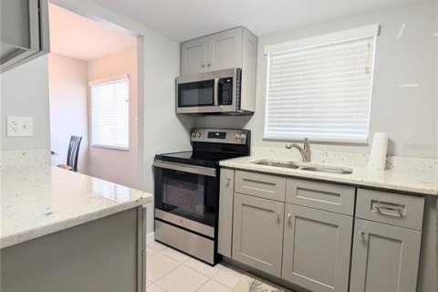 Condominio en venta en Bradenton, Florida, 2 dormitorios, 69.12 m2 № 2151951 - foto 3