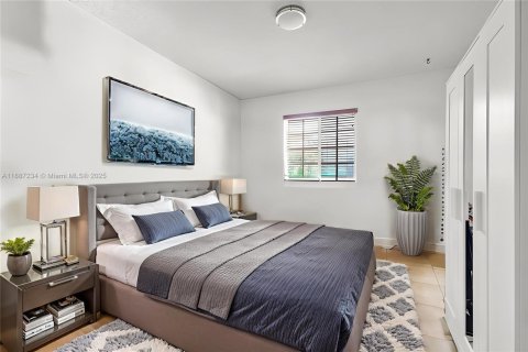 Immobilier commercial à vendre à Miami Beach, Floride: 281.68 m2 № 1938857 - photo 29