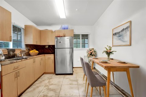 Propiedad comercial en venta en Miami Beach, Florida, 281.68 m2 № 1938857 - foto 19