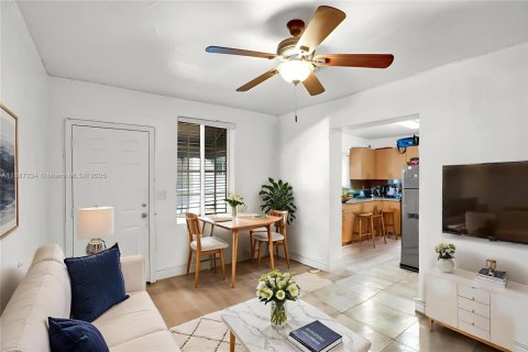 Propiedad comercial en venta en Miami Beach, Florida, 281.68 m2 № 1938857 - foto 17