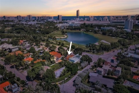 Propiedad comercial en venta en Miami Beach, Florida, 281.68 m2 № 1938857 - foto 2