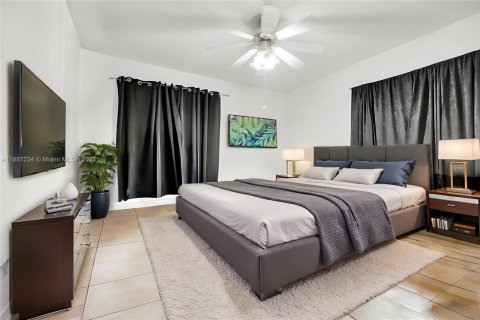 Propiedad comercial en venta en Miami Beach, Florida, 281.68 m2 № 1938857 - foto 25