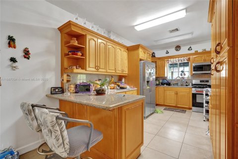 Propiedad comercial en venta en Miami Beach, Florida, 281.68 m2 № 1938857 - foto 12