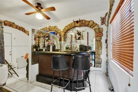 Propiedad comercial en venta en Miami Beach, Florida, 281.68 m2 № 1938857 - foto 15