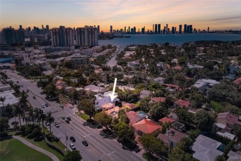 Propiedad comercial en venta en Miami Beach, Florida, 281.68 m2 № 1938857 - foto 1