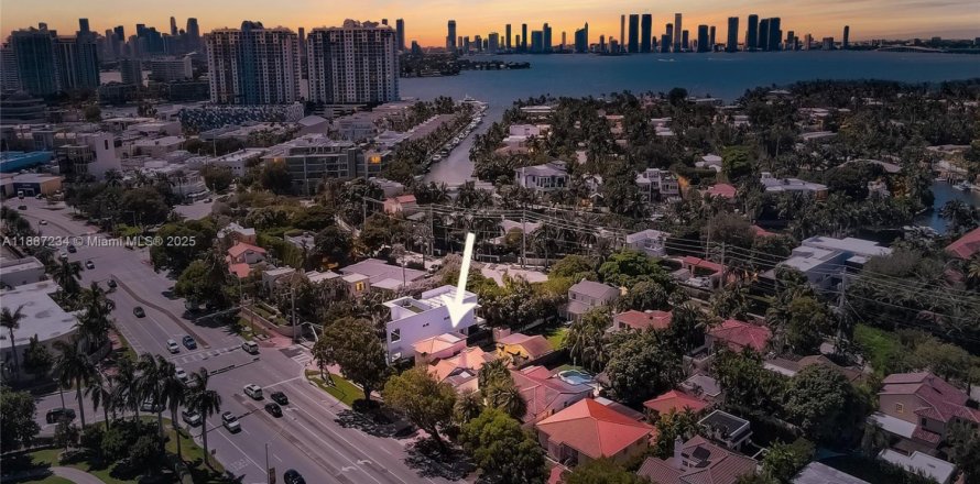 Propiedad comercial en Miami Beach, Florida 281.68 m2 № 1938857