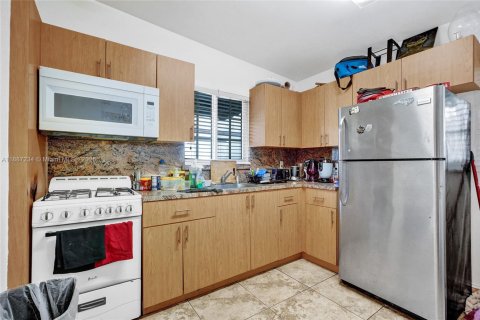 Propiedad comercial en venta en Miami Beach, Florida, 281.68 m2 № 1938857 - foto 27