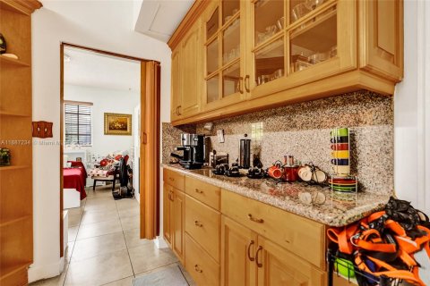 Propiedad comercial en venta en Miami Beach, Florida, 281.68 m2 № 1938857 - foto 14