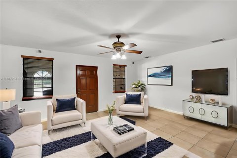 Propiedad comercial en venta en Miami Beach, Florida, 281.68 m2 № 1938857 - foto 24