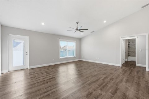 House in Spring Hill, Florida 4 bedrooms, 195.09 sq.m. № 2207812 - photo 19