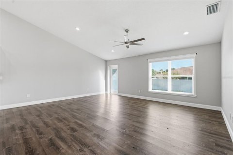 House in Spring Hill, Florida 4 bedrooms, 195.09 sq.m. № 2207812 - photo 20