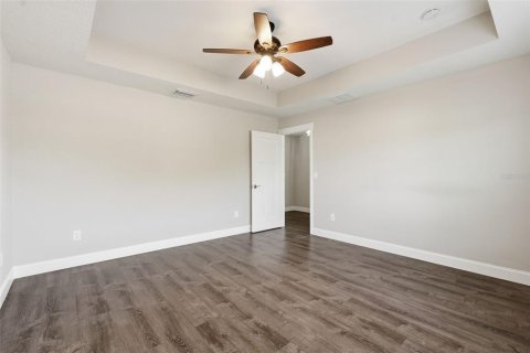 House in Spring Hill, Florida 4 bedrooms, 195.09 sq.m. № 2207812 - photo 23