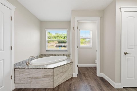 House in Spring Hill, Florida 4 bedrooms, 195.09 sq.m. № 2207812 - photo 27