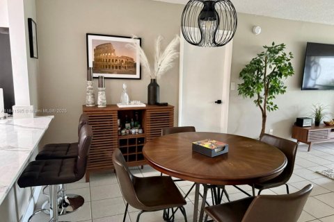 Condominio en venta en Weston, Florida, 1 dormitorio, 75.44 m2 № 1832518 - foto 13