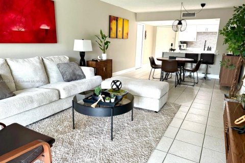 Condominio en venta en Weston, Florida, 1 dormitorio, 75.44 m2 № 1832518 - foto 8