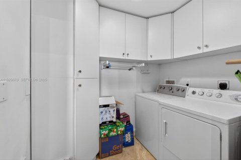 Купить кондоминиум в Авентура, Флорида 3 спальни, 173.36м2, № 1990279 - фото 21