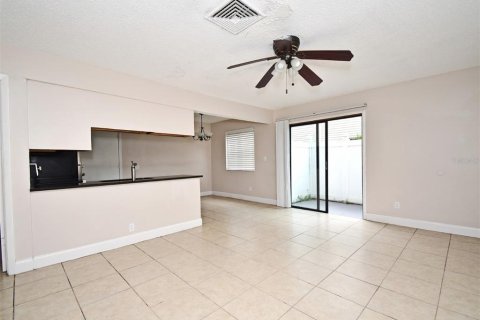 Condominio en alquiler en Orlando, Florida, 2 dormitorios, 84.45 m2 № 1901549 - foto 14