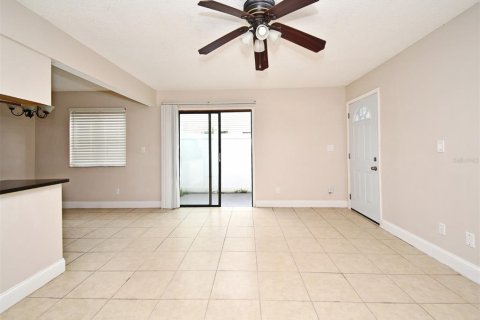 Condominio en alquiler en Orlando, Florida, 2 dormitorios, 84.45 m2 № 1901549 - foto 13