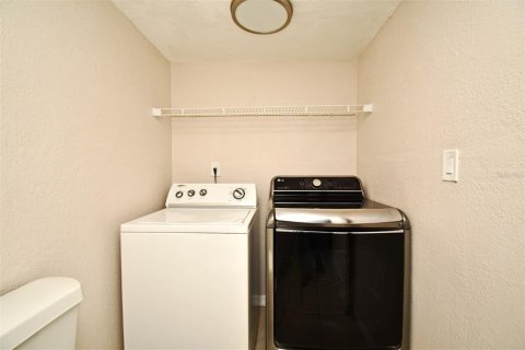 Condominio en alquiler en Orlando, Florida, 2 dormitorios, 84.45 m2 № 1901549 - foto 24