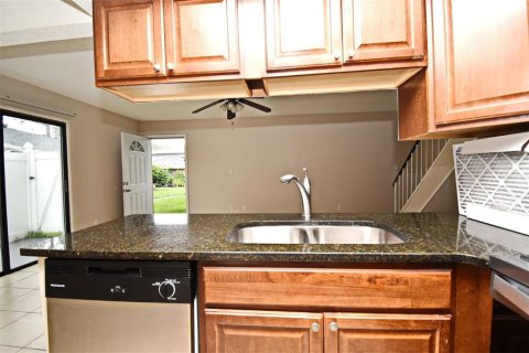 Condominio en alquiler en Orlando, Florida, 2 dormitorios, 84.45 m2 № 1901549 - foto 20