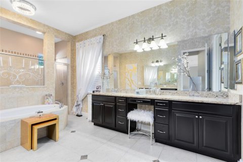 Купить виллу или дом в Орландо, Флорида 13 комнат, 442.31м2, № 2098709 - фото 18
