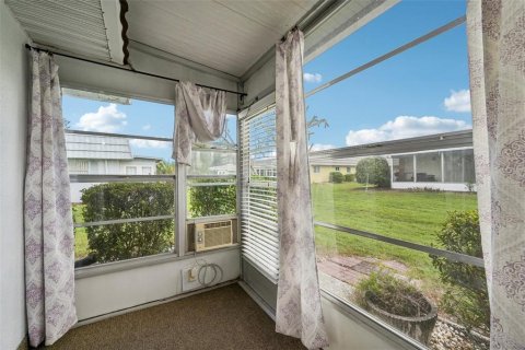 Condo in Sun City Center, Florida, 2 bedrooms № 2385777 - photo 27