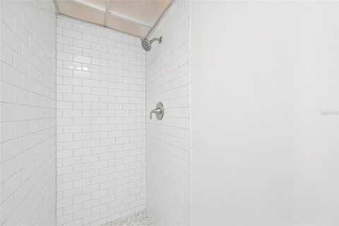 Condo in Sun City Center, Florida, 2 bedrooms № 2385777 - photo 19