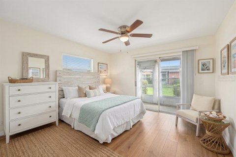 Condo in Sun City Center, Florida, 2 bedrooms № 2385777 - photo 15