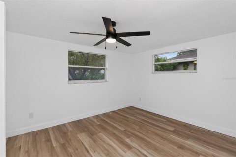 Villa ou maison à louer à Port Richey, Floride: 3 chambres, 119.29 m2 № 2389444 - photo 13