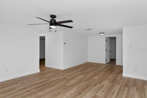 Villa ou maison à louer à Port Richey, Floride: 3 chambres, 119.29 m2 № 2389444 - photo 3