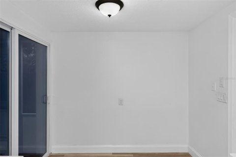 Villa ou maison à louer à Port Richey, Floride: 3 chambres, 119.29 m2 № 2389444 - photo 11