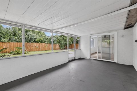 Villa ou maison à louer à Port Richey, Floride: 3 chambres, 119.29 m2 № 2389444 - photo 25