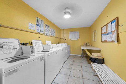 Condominio en venta en Fort Lauderdale, Florida, 1 dormitorio, 62.24 m2 № 2154029 - foto 11