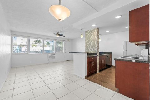 Condominio en venta en Fort Lauderdale, Florida, 1 dormitorio, 62.24 m2 № 2154029 - foto 10