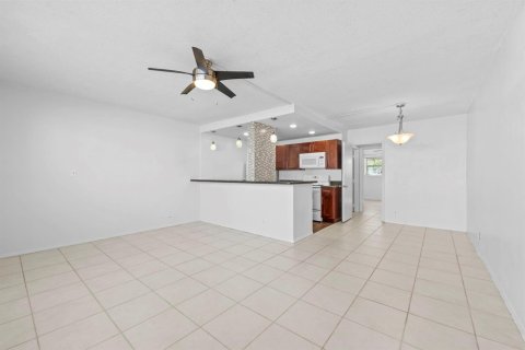 Condominio en venta en Fort Lauderdale, Florida, 1 dormitorio, 62.24 m2 № 2154029 - foto 2