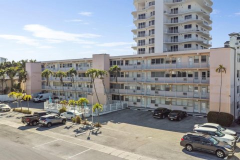 Condominio en venta en Fort Lauderdale, Florida, 1 dormitorio, 62.24 m2 № 2154029 - foto 18