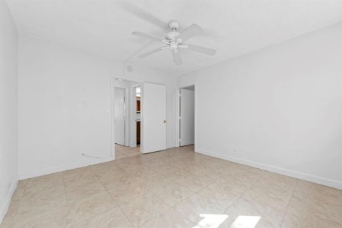 Condominio en venta en Fort Lauderdale, Florida, 1 dormitorio, 62.24 m2 № 2154029 - foto 3