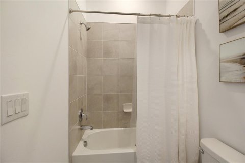 House in Bradenton, Florida 4 bedrooms, 188.78 sq.m. № 931179 - photo 20