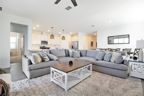 House in Bradenton, Florida 4 bedrooms, 188.78 sq.m. № 931179 - photo 9