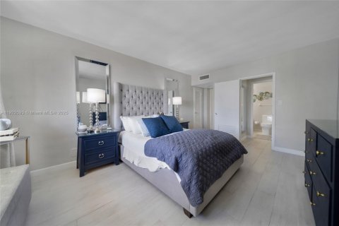 Copropriété à vendre à Miami Beach, Floride: 1 chambre, 91.97 m2 № 1976306 - photo 13