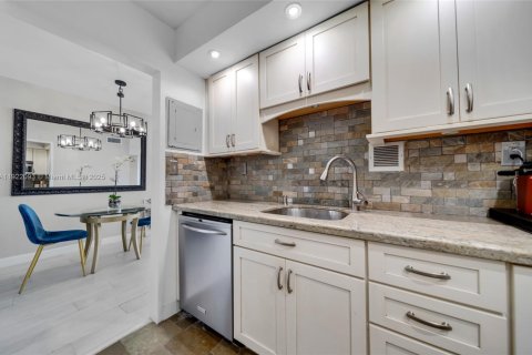 Copropriété à vendre à Miami Beach, Floride: 1 chambre, 91.97 m2 № 1976306 - photo 9