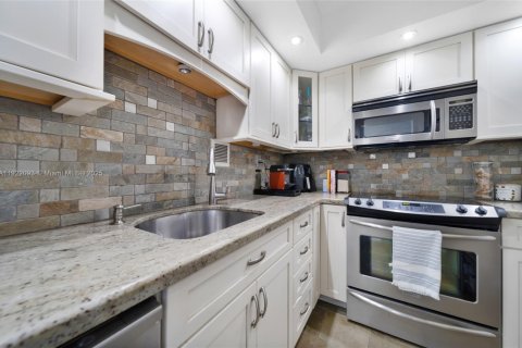 Copropriété à vendre à Miami Beach, Floride: 1 chambre, 91.97 m2 № 1976306 - photo 8